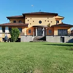 Alojamento de Acomodação e Pequeno-almoço One M 4*