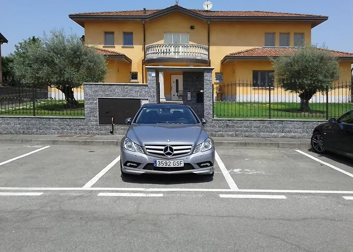 One M فندق مبيت وإفطار Borgarello