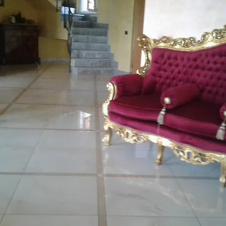 One M Bed and Breakfast Borgarello